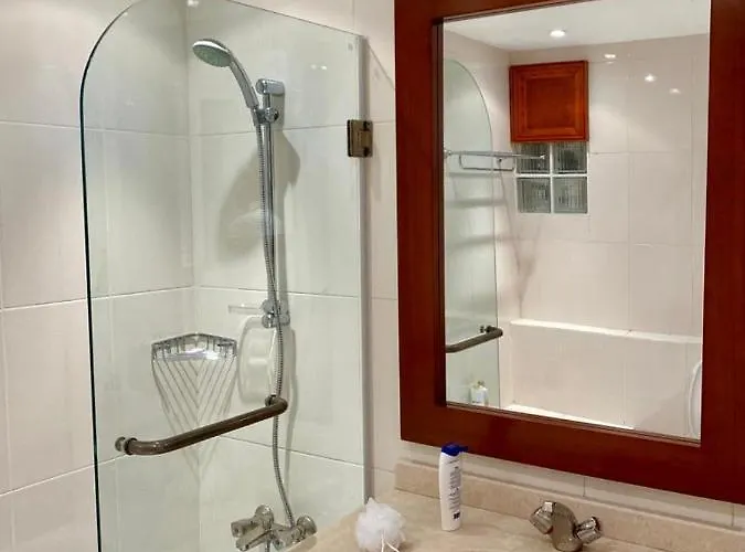 A Sea View Spacious Cheering 5 Bedroom Ain Sokhna "ain Bay" كاملة للإيجار قرية العين باي Ain Sukhna