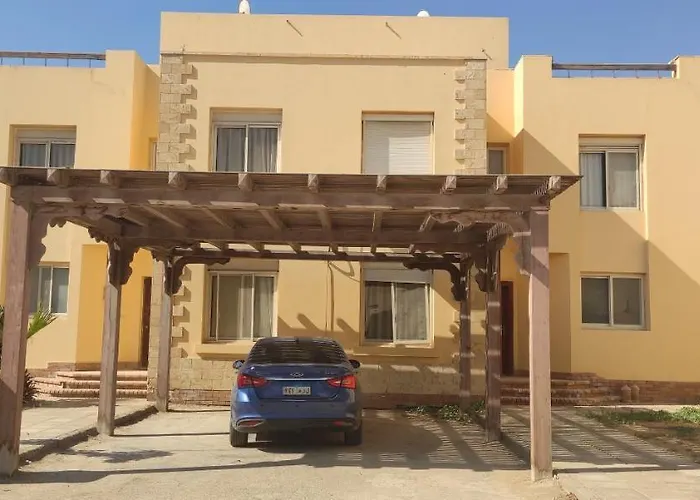 A Sea View Spacious Cheering 5 Bedroom Ain Sokhna "ain Bay" كاملة للإيجار قرية العين باي Ain Sukhna