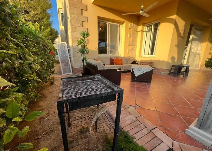 Casa vacanze A Sea View Spacious Cheering 5 Bedroom Ain Sokhna "ain Bay" كاملة للإيجار قرية العين باي *