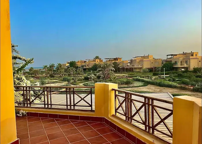 A Sea View Spacious Cheering 5 Bedroom Ain Sokhna "ain Bay" كاملة للإيجار قرية العين باي *