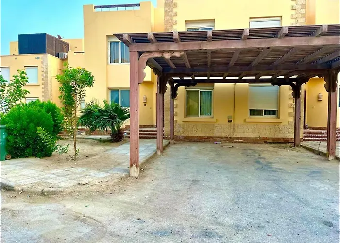 A Sea View Spacious Cheering 5 Bedroom Ain Sokhna "ain Bay" كاملة للإيجار قرية العين باي Ain Sukhna