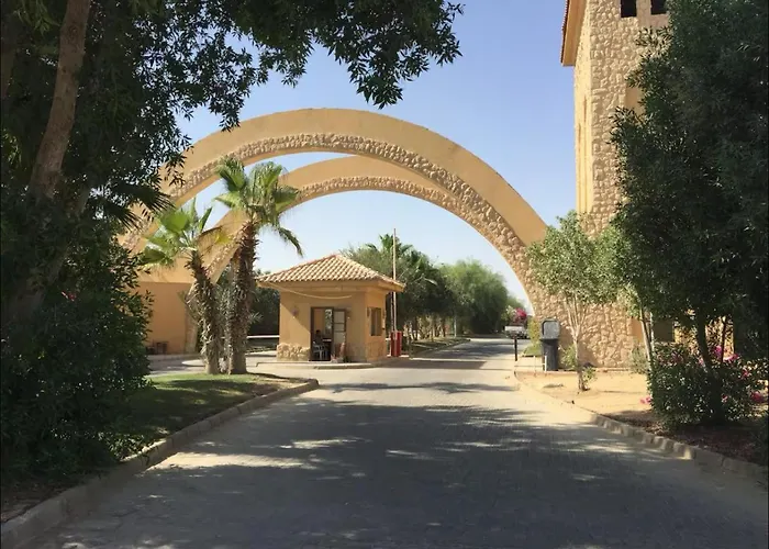 A Sea View Spacious Cheering 5 Bedroom Ain Sokhna "ain Bay" كاملة للإيجار قرية العين باي * Ain Sukhna