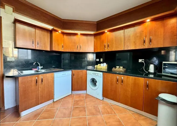 A Sea View Spacious Cheering 5 Bedroom Ain Sokhna "ain Bay" كاملة للإيجار قرية العين باي Ain Sukhna